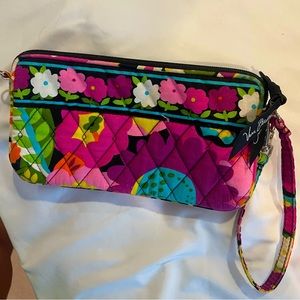 Like New Vera Bradley Wristlet